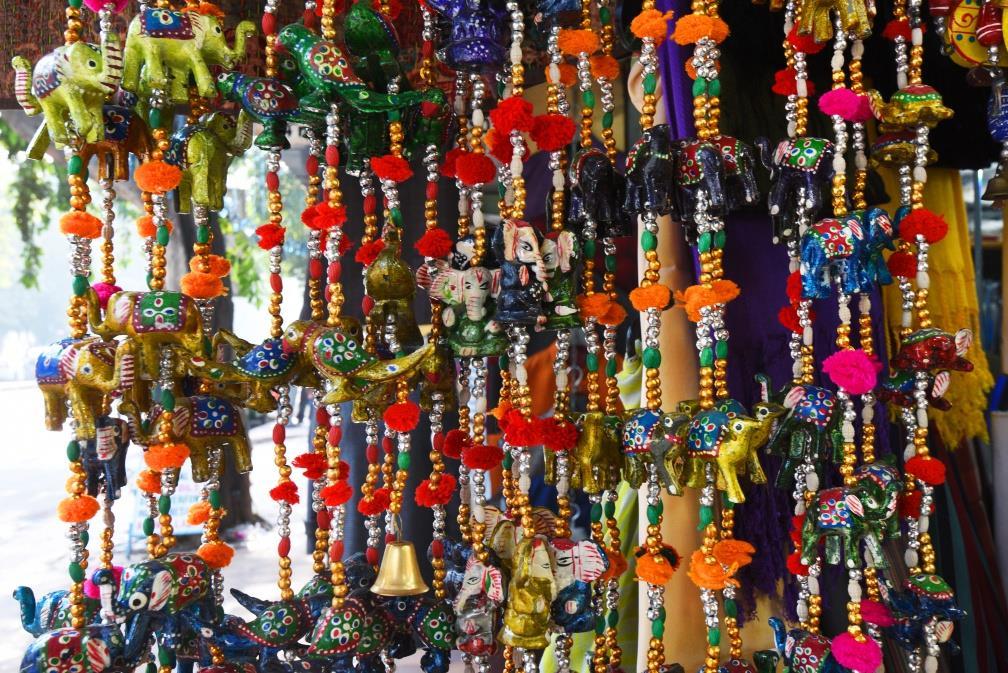 เลอ เมริเดียน นิวเดลี Hotel ภายนอก รูปภาพ Beads at the 2008 New Orleans Mardi Gras