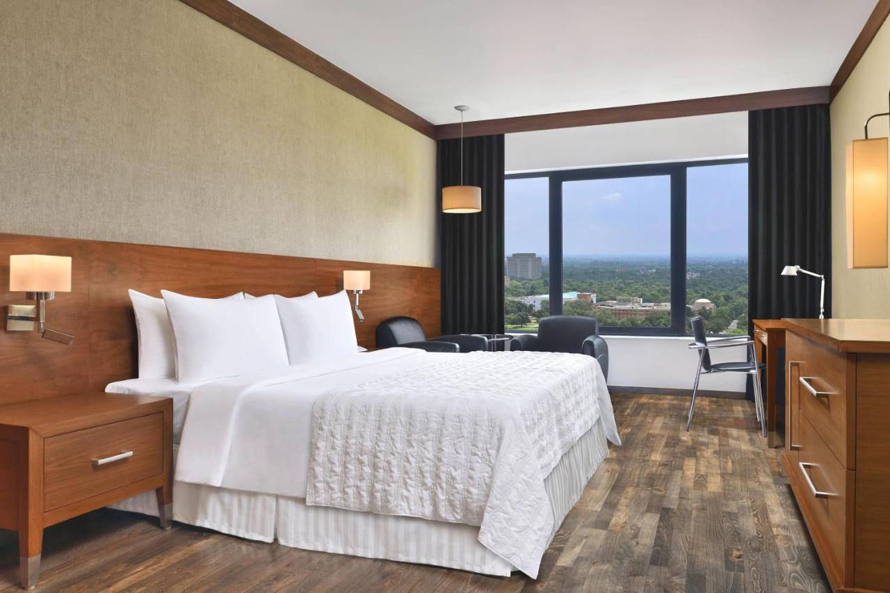 เลอ เมริเดียน นิวเดลี Hotel ภายนอก รูปภาพ A guest room at the hotel
