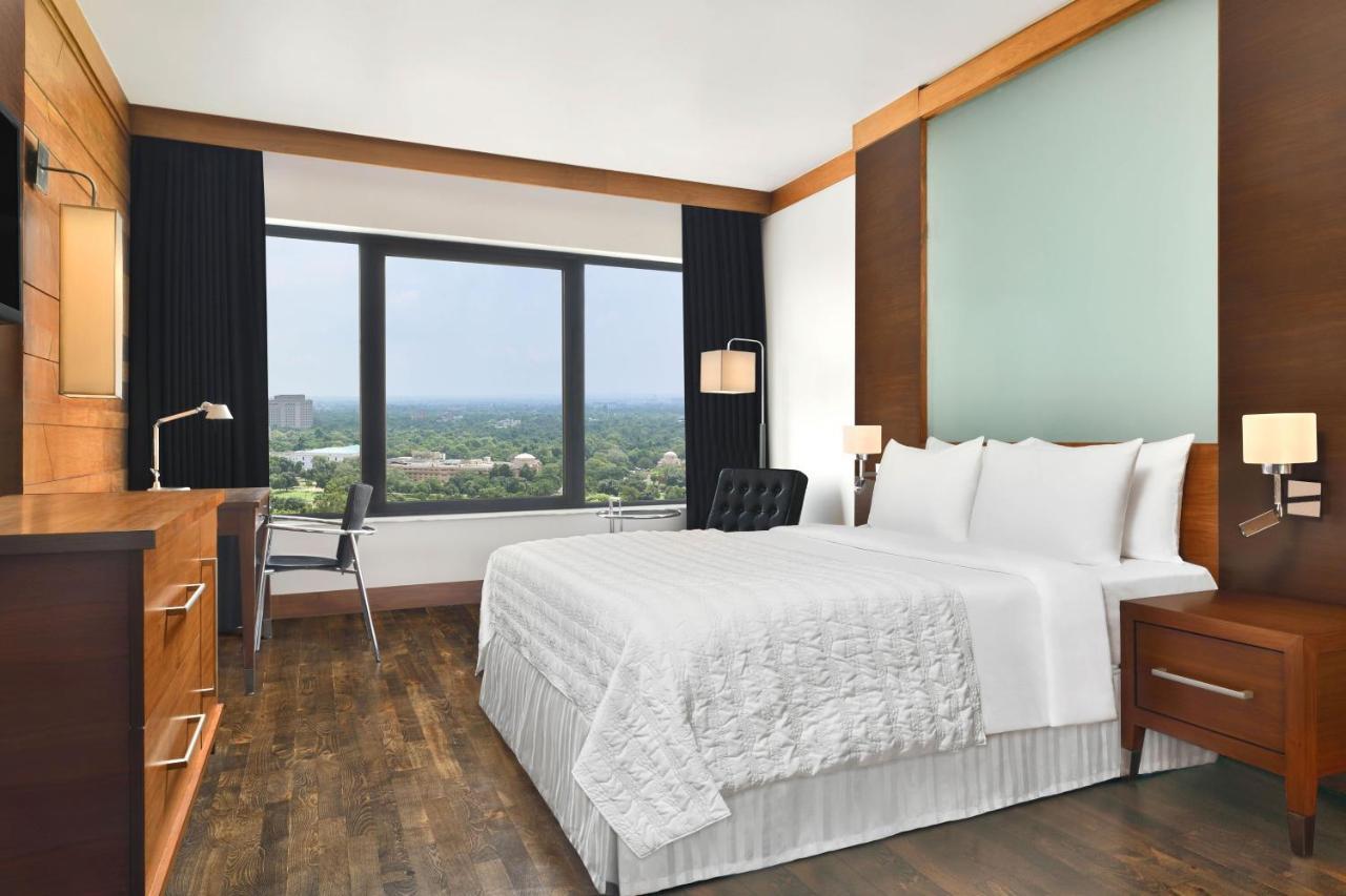 เลอ เมริเดียน นิวเดลี Hotel ภายนอก รูปภาพ A typical guest room at the hotel