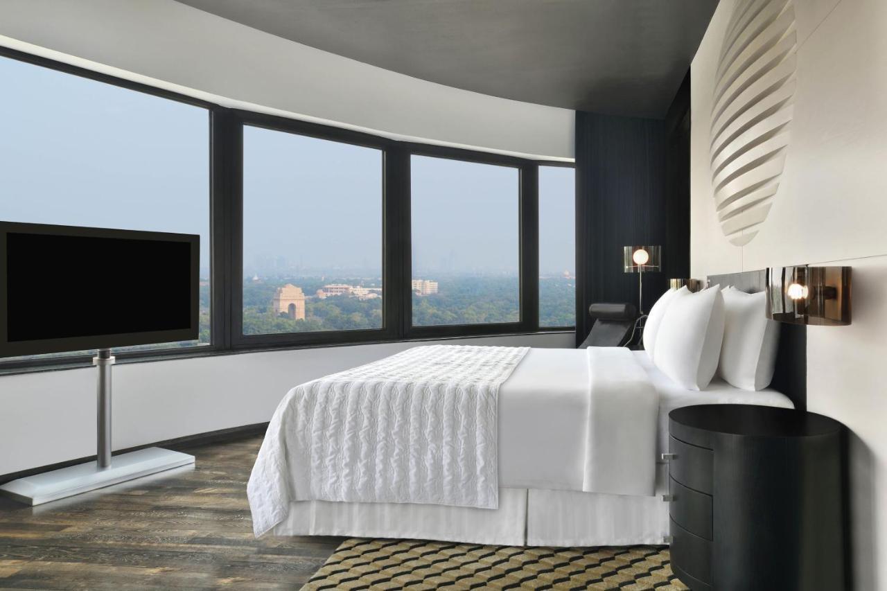 เลอ เมริเดียน นิวเดลี Hotel ภายนอก รูปภาพ A guest room at the Westin Hyderabad