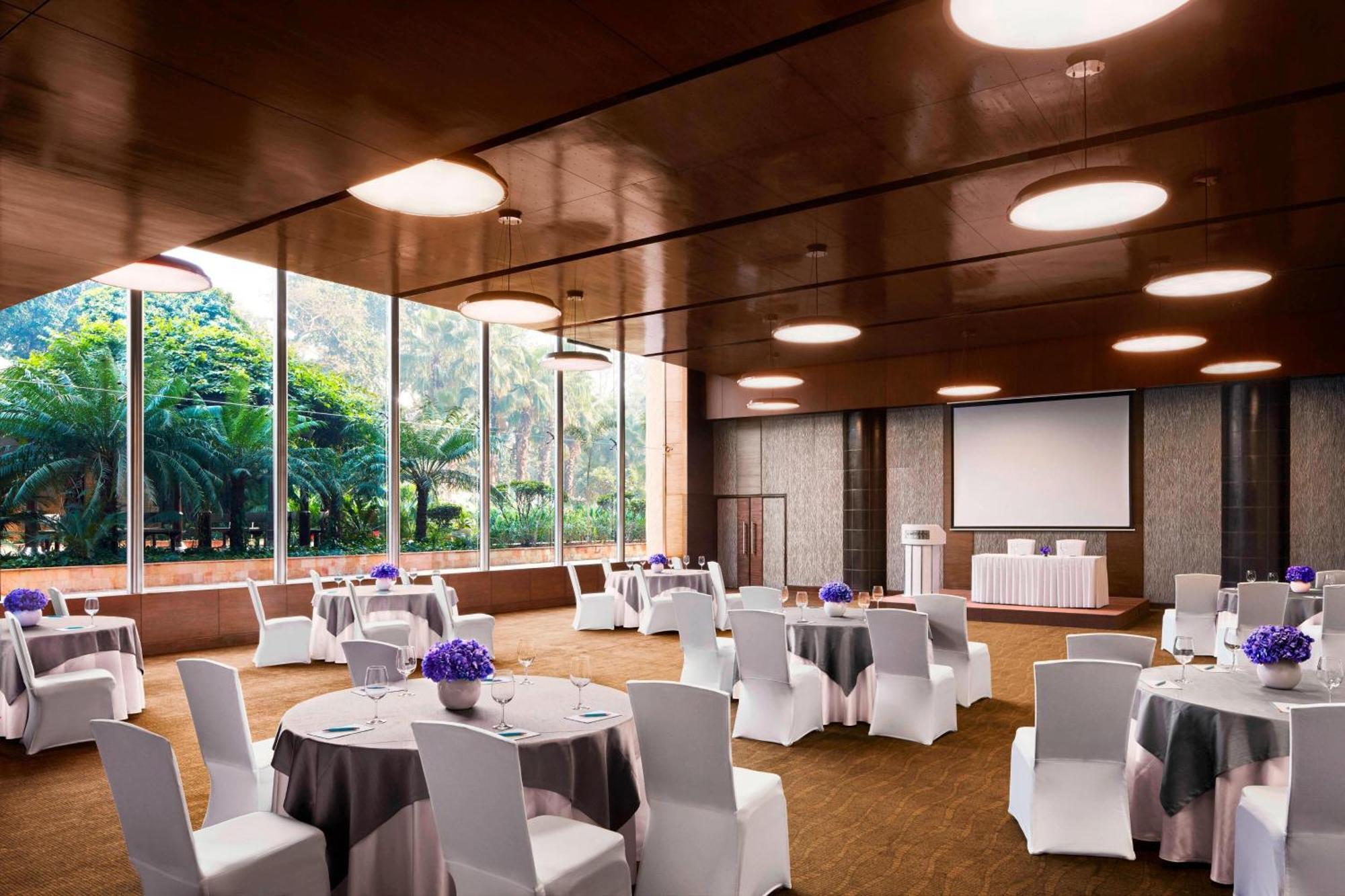 เลอ เมริเดียน นิวเดลี Hotel ภายนอก รูปภาพ The Westin Mumbai