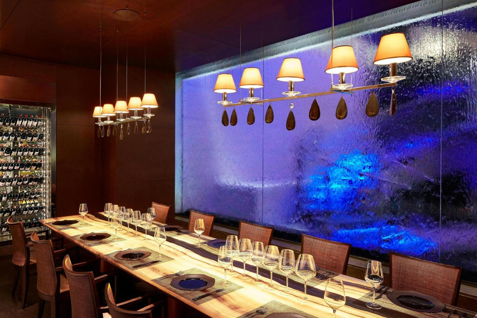 เลอ เมริเดียน นิวเดลี Hotel ภายนอก รูปภาพ The dining room at the restaurant